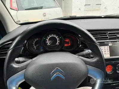 Gebraucht Citroën C3 PureTech 82 PS (60 kW) 2016 Blau Kleinwagen