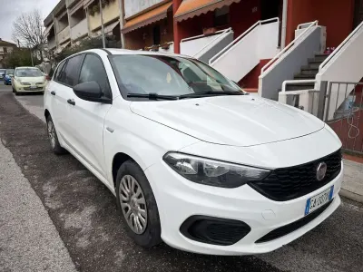 Usata Fiat Tipo Easy 95 CV (69 kW) 2019 Station wagon