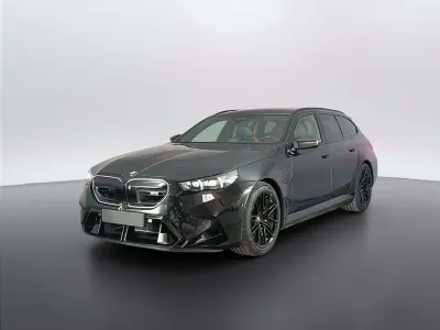 Nuova BMW M5 727 CV (534 kW) 2026 Black sapphire metallizzato Station wagon