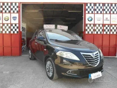 Usata Lancia Ypsilon 69 CV (50 kW) 2012 Nero Utilitaria