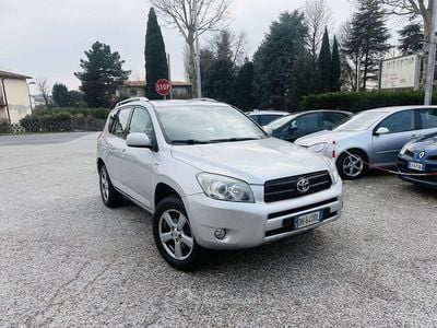 Usata Toyota RAV4 136 CV (100 kW) 2007 Grigio SUV