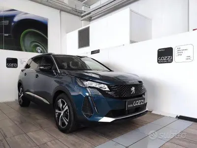 Usata Peugeot 5008 GT 131 CV (96 kW) 2023 Blu/azzurro SUV
