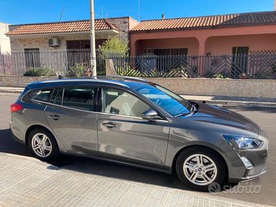 Usata Ford Focus 125 CV (91 kW) 2020 Grigio Station wagon
