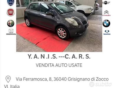 Usata Toyota Yaris 90 CV (66 kW) 2008 Grigio Utilitaria