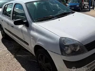 Usata Renault Clio II 58 CV (42 kW) 2006 Bianco Berlina