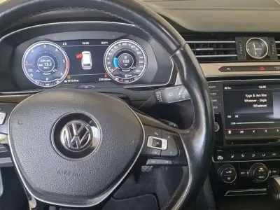 Begagnad VW Passat Highline 239 HK (175 kW) 2015 Svart Kombi