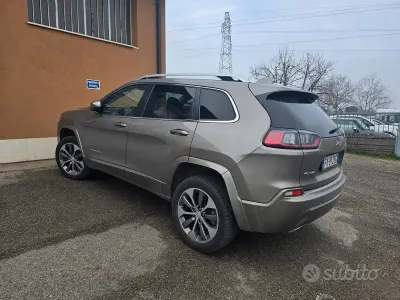 Usata Jeep Cherokee Overland 194 CV (142 kW) 2019 Grigio SUV