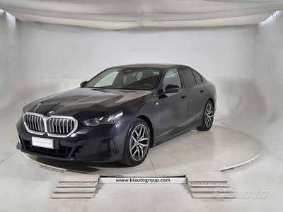 Usata BMW 520 M Sport 197 CV (144 kW) 2024 Blu scuro Berlina