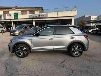 Argento met. / nero Usata 2024 VW T-Roc R-line SUV | 30.500 € (Cara)