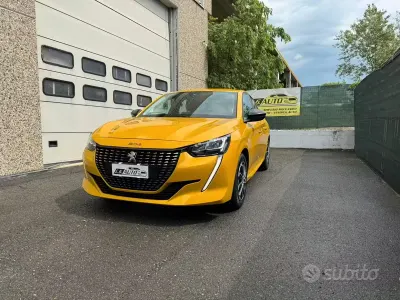 Usata Peugeot 208 Active 75 CV (55 kW) 2023 Giallo pastello Utilitaria