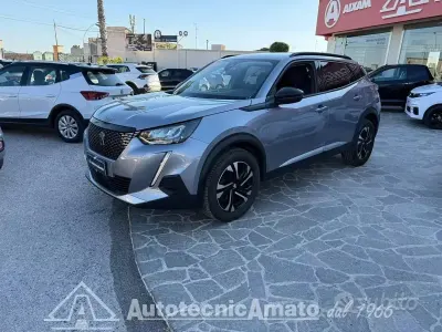 Usata Peugeot 2008 Allure 101 CV (74 kW) 2022 Bianco SUV