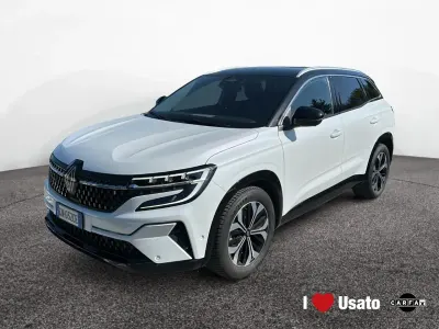 Usata Renault Clio Iconic 200 CV (147 kW) 2023 Bianco Utilitaria
