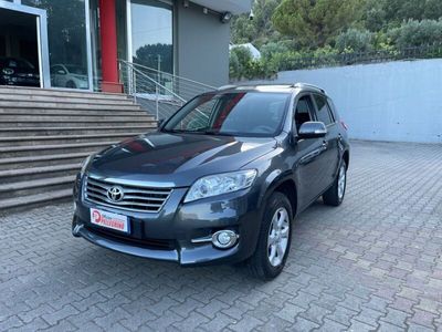 usata Toyota RAV4 2.2 D-4D 150 CV DPF Luxury Tetto