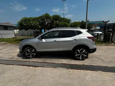 Usata Nissan Qashqai Tekna 110 CV (80 kW) 2017 Grigio SUV