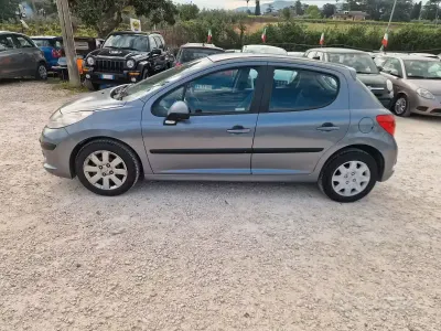 Usata Peugeot 207 73 CV (53 kW) 2010 Grigio Berlina