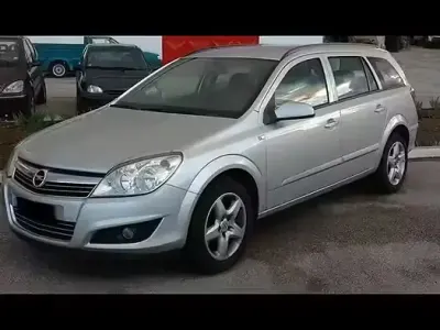 Usata Opel Astra 101 CV (74 kW) 2008 Grigio Station wagon