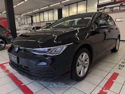 Usata VW Golf VIII Life 131 CV (96 kW) 2024 Nero Berlina