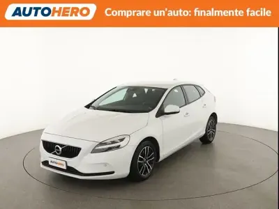 Usata Volvo V40 Plus 122 CV (89 kW) 2018 Bianco Station wagon