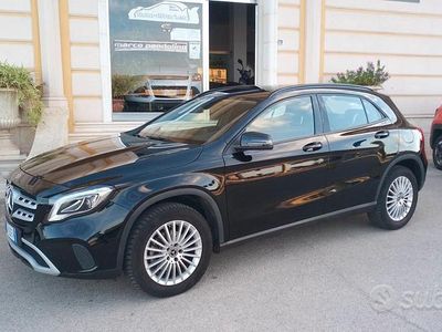 Usata Mercedes GLA200 135 CV (99 kW) 2019 Nero SUV