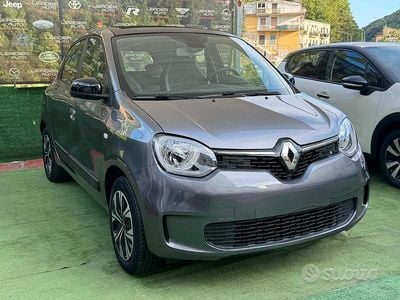 Usado Renault Twingo 65 HP (47 kW) 2022 Cinzento Citadino