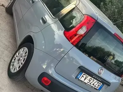 Usata Fiat Panda 69 CV (50 kW) 2019 Grigio Utilitaria
