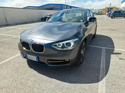 Usata BMW 118 Sport Line 143 CV (105 kW) 2013 Grigio Utilitaria