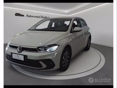 Usata VW Polo Life 80 CV (58 kW) 2023 Grigio Utilitaria
