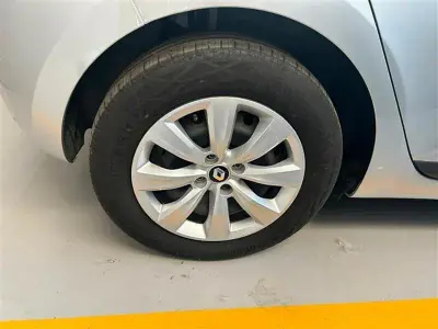 Usata Renault Clio 2022 Grigio chiaro Utilitaria