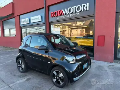Usata Smart ForTwo Electric Drive Passion 41 kW (56 CV) 2022 Nero Berlina