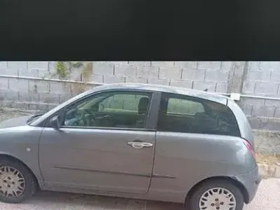 Usata Lancia Ypsilon 69 CV (50 kW) 2004 Utilitaria