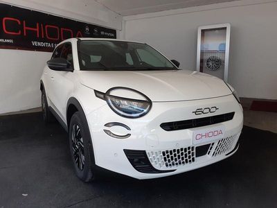 Usata Fiat 600 100 CV (73 kW) 2024 Nero