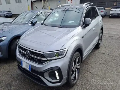 Usata VW T-Roc R-line 150 CV (110 kW) 2025 Grigio SUV