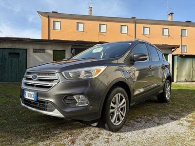 Usata Ford Kuga Business Edition 120 CV (88 kW) 2017 Grigio SUV