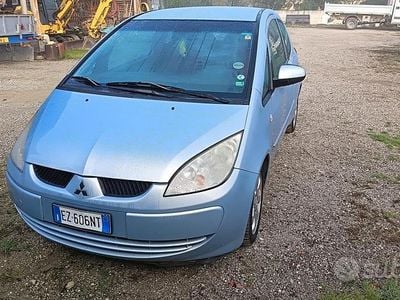 Usata Mitsubishi Colt 55 CV (40 kW) 2006 Grigio Berlina
