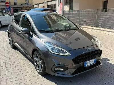 Usata Ford Fiesta ST-Line 86 CV (63 kW) 2018 Grigio Utilitaria