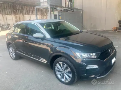 Usata VW T-Roc 150 CV (110 kW) 2019 Grigio SUV
