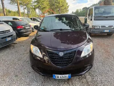 Usata Lancia Ypsilon 80 CV (58 kW) 2014 Marrone Utilitaria