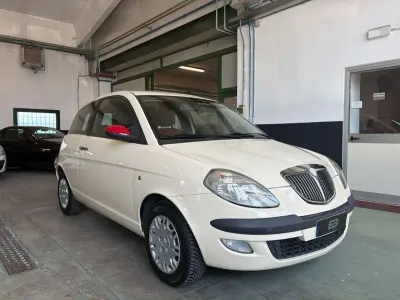 Usata Lancia Ypsilon 69 CV (50 kW) 2005 Oro Utilitaria