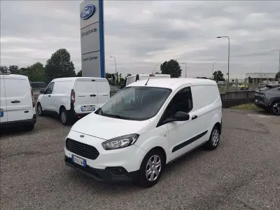 Begagnad Ford Transit Trend 101 HK (74 kW) 2023 Vit Van