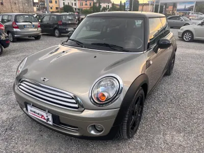 Usata Mini ONE 95 CV (69 kW) 2008 Marrone Utilitaria