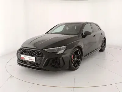 Usata Audi RS3 Sportback Ambiente 400 CV (294 kW) 2024 Nero mythos metallizzato Utilitaria