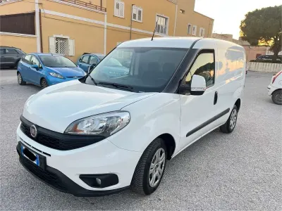 Usata Fiat Doblò Lounge 105 CV (77 kW) 2017 Monovolume