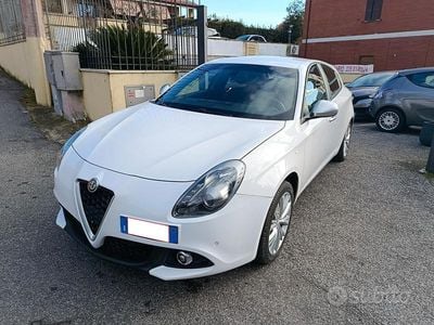 Usata Alfa Romeo Giulietta Super 120 CV (88 kW) 2018 Bianco Utilitaria