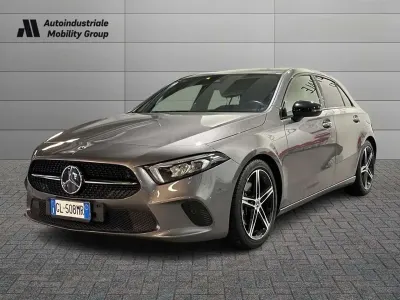 Usata Mercedes A180 Edition 116 CV (85 kW) 2022 Grigio montagna Berlina