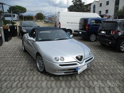 Usata Alfa Romeo Spider 155 CV (114 kW) 1999 Grigio Cabrio