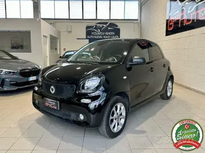 Usado Smart ForFour Passion 71 CV (52 kW) 2017 Negro Utilitario