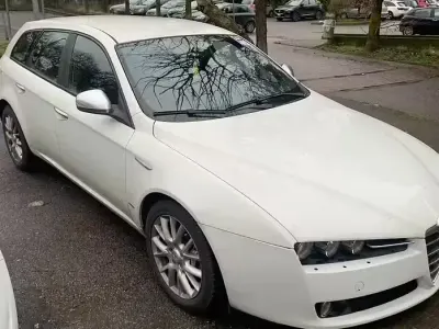 Usata Alfa Romeo 159 136 CV (100 kW) 2011 Bianco Station wagon