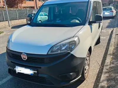 Usata Fiat Doblò 77 CV (56 kW) 2015 Bianco Monovolume