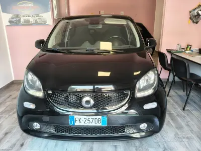 Usata Smart ForFour 71 CV (52 kW) 2017 Nero Utilitaria