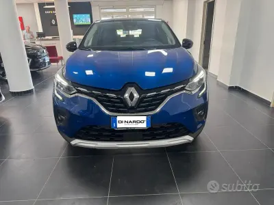 Usata Renault Captur Techno 101 CV (74 kW) 2023 Bluazzurro SUV